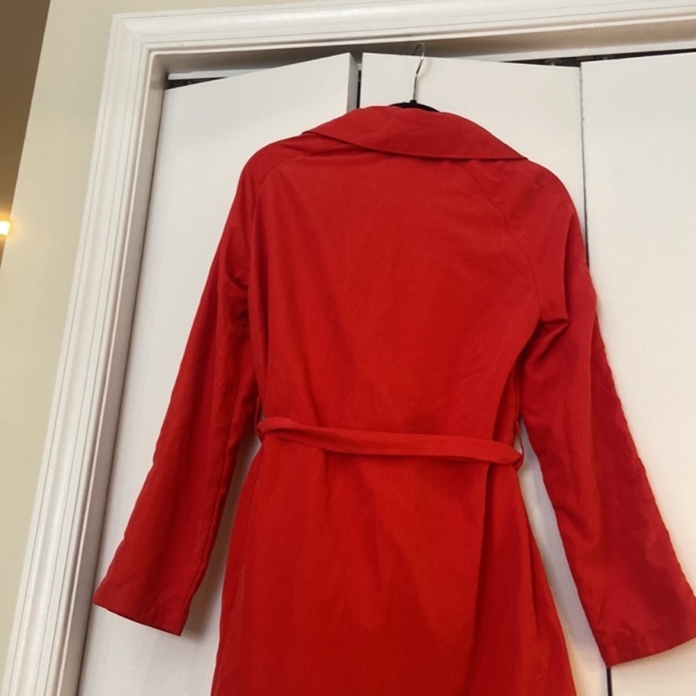 Thin, light spring/fall pea coat in bright red - Picture 4 of 5